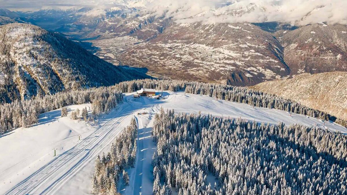 sci freestyle in montagna