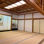 a room that has a bunch of doors in it sumo Milano