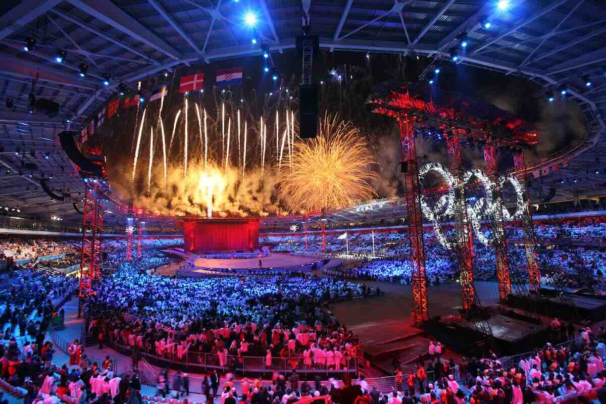 Filmmaster, l’eccellenza italiana che illumina Milano Cortina 2026 Torino-olimpiadi-2006-Filmmaster-fuochi-artificio