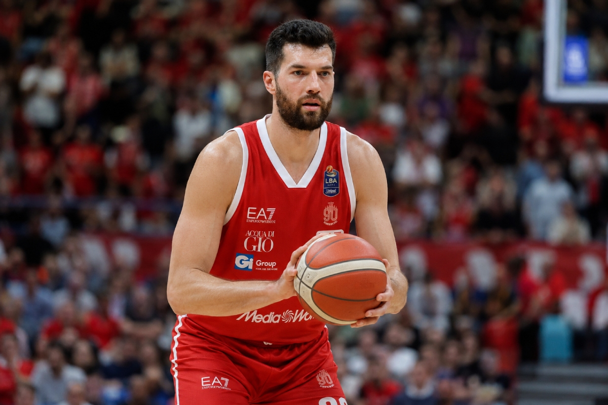Alec Peters all’Olimpia Milano: accordo pluriennale - (immagine generata con IA)